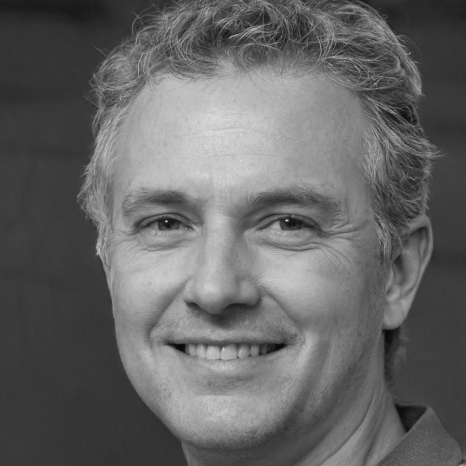 Carlos Mendoza, facilitador experto en dinámicas grupales